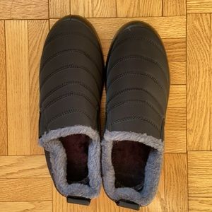 NEW BJ SLIP ON WATER PROOF ANKLE SNOW BOOTIES FUR LINED SIZE 10